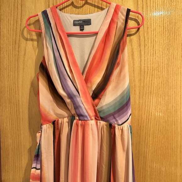 Donna Ricco Striped V-Neck Maxi Dress Multicolor Belted Sleeveless M Size 4 - Picture 1 of 5